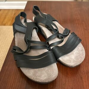 Munro American Black Leather Adjustable Slip On Sandals Shoes Women's 10.5 WW